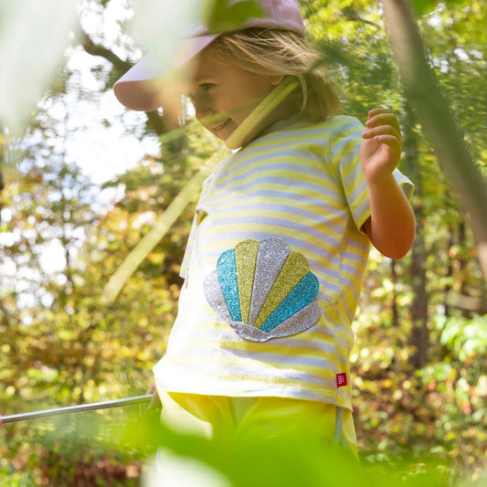 Magnetic Peek-A-Pocket T-Shirt & Shorts Set