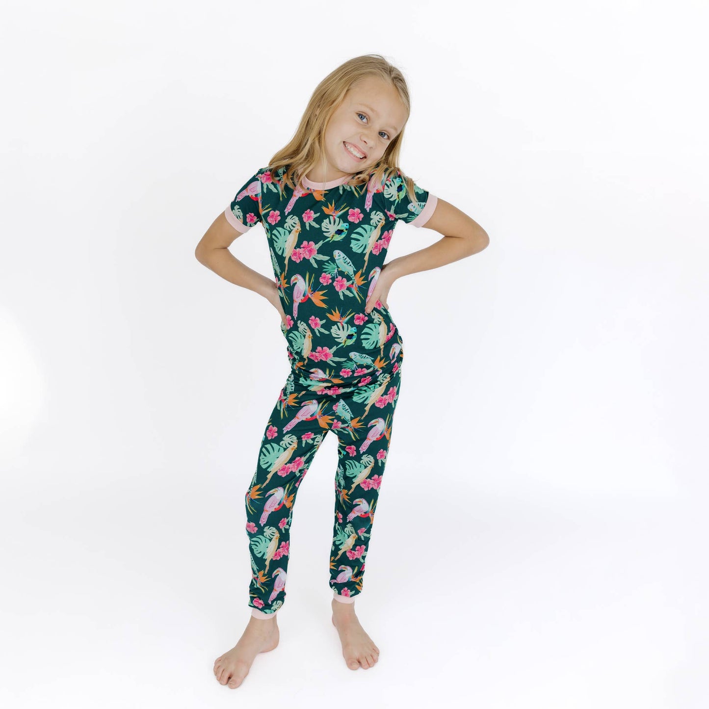 Isla Botánica Tropical Birds Two-Piece Bamboo Short Sleeve Pajama Kids Pants Set