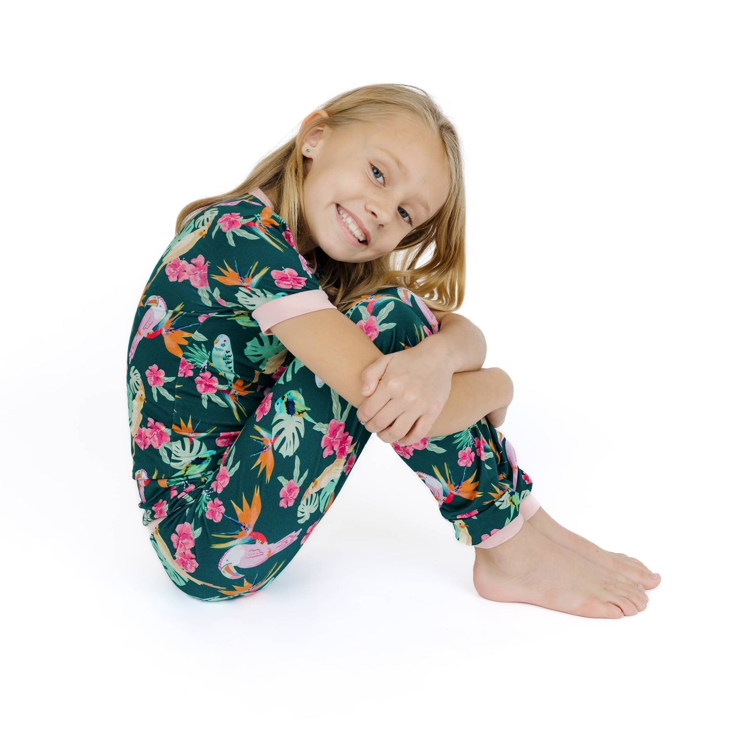 Isla Botánica Tropical Birds Two-Piece Bamboo Short Sleeve Pajama Kids Pants Set
